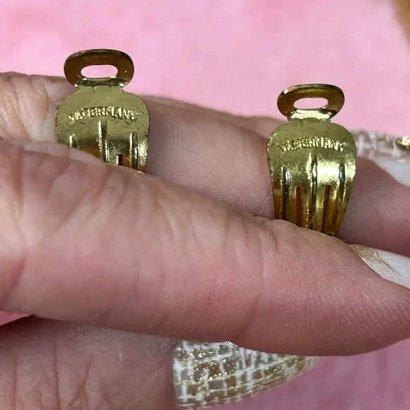 West Germany 1950-60’s Vintage Gold Clip On Filigree Earrings - Picture 6 of 8